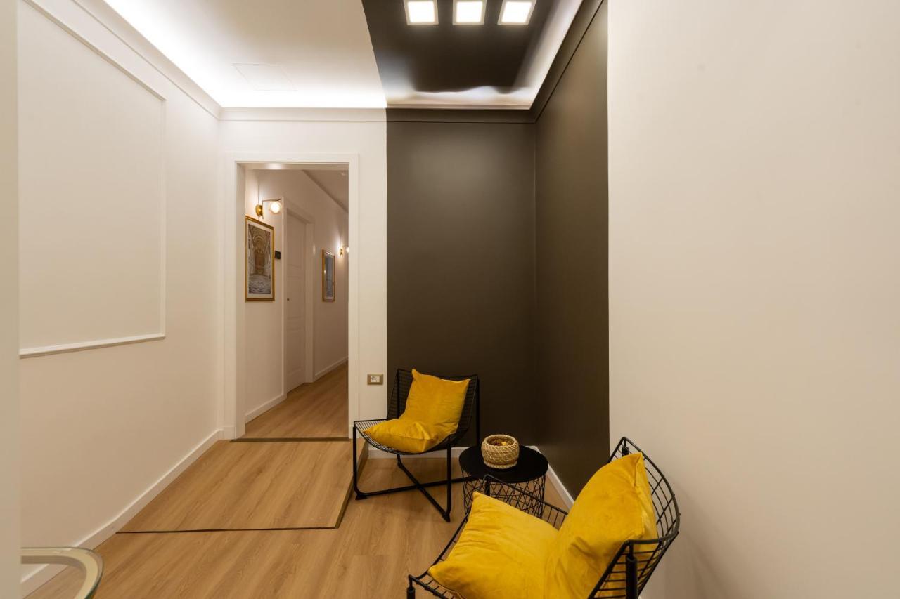 Toledo Relais Suites - By Pera Rooms Collection Naples Luaran gambar