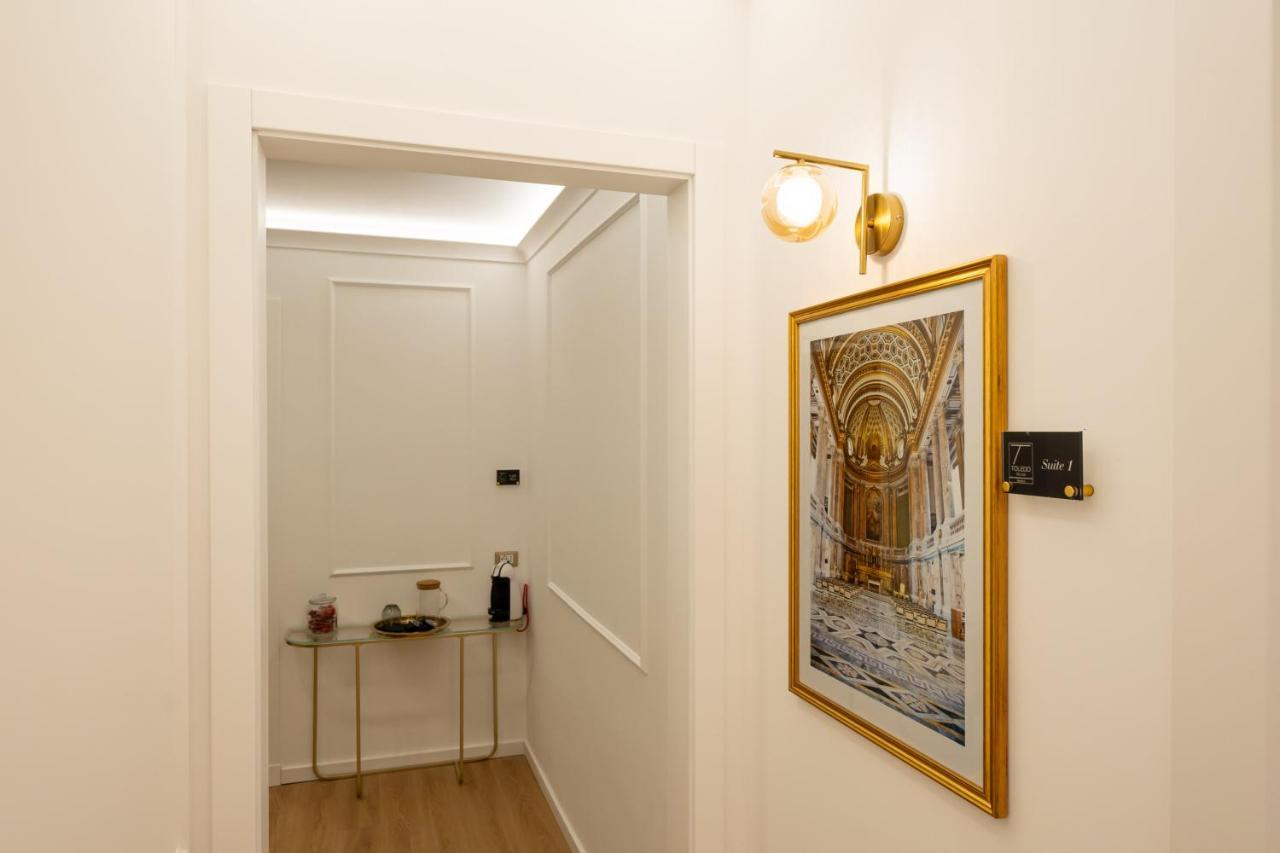Toledo Relais Suites - By Pera Rooms Collection Naples Luaran gambar