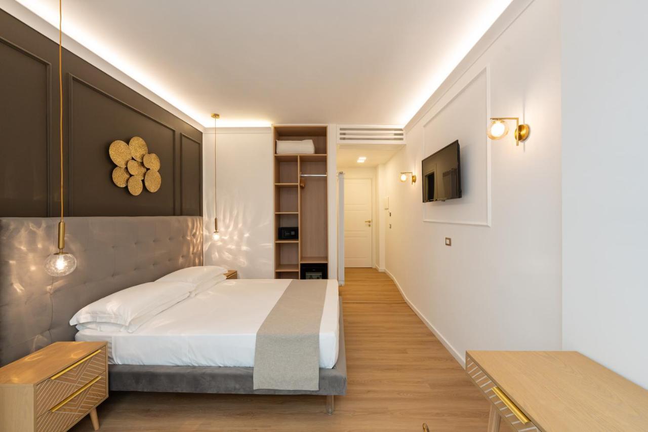 Toledo Relais Suites - By Pera Rooms Collection Naples Luaran gambar