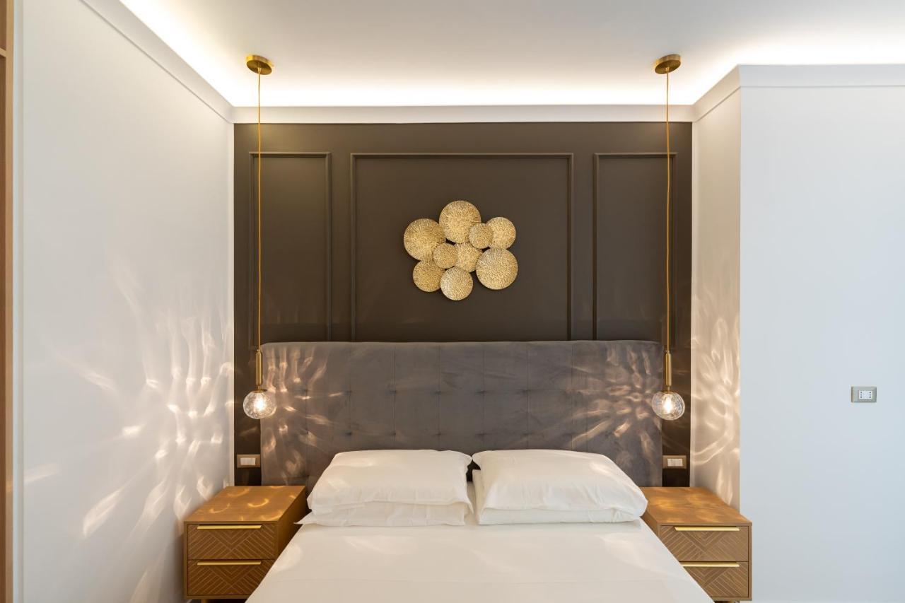 Toledo Relais Suites - By Pera Rooms Collection Naples Luaran gambar