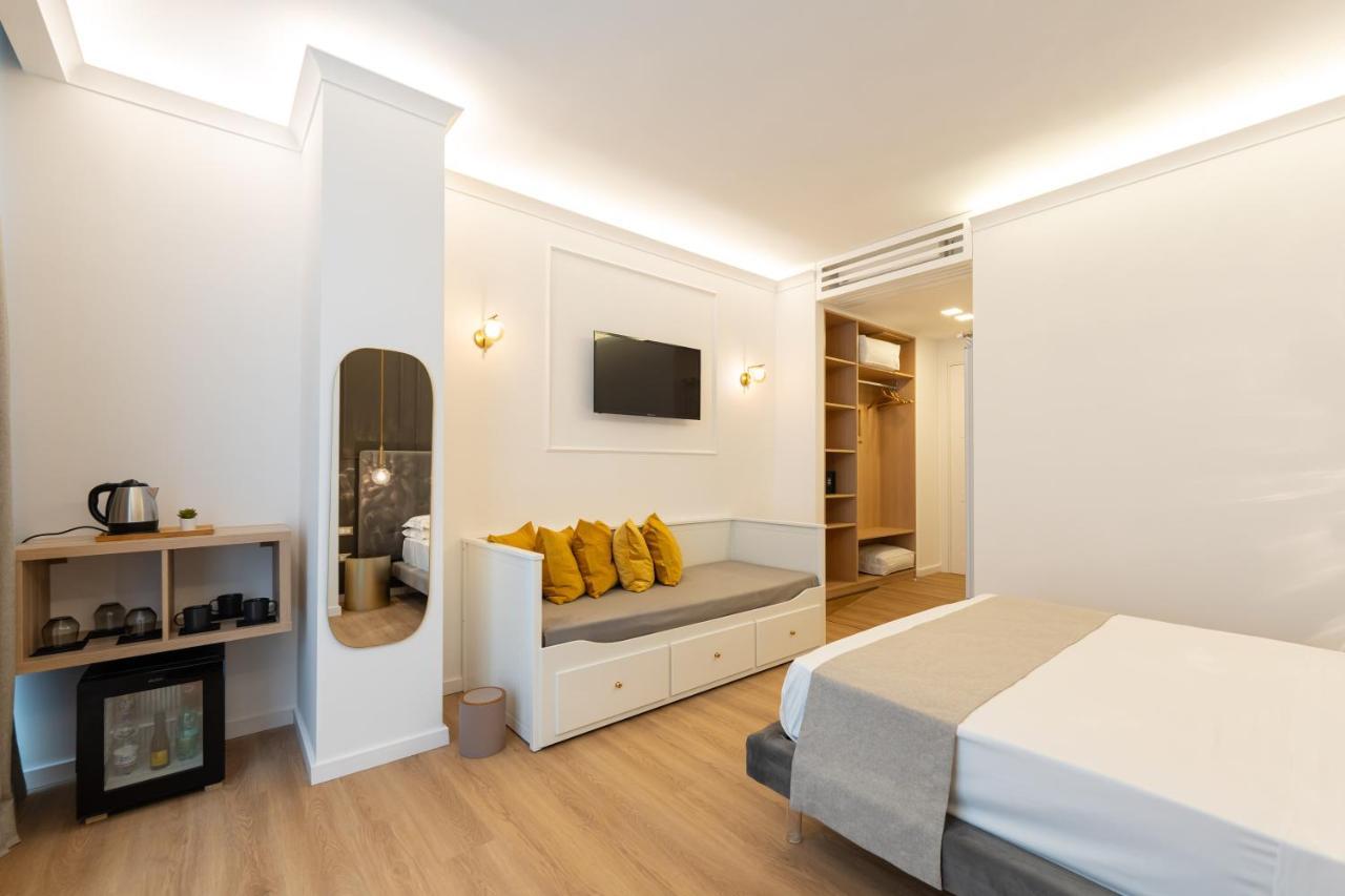 Toledo Relais Suites - By Pera Rooms Collection Naples Luaran gambar