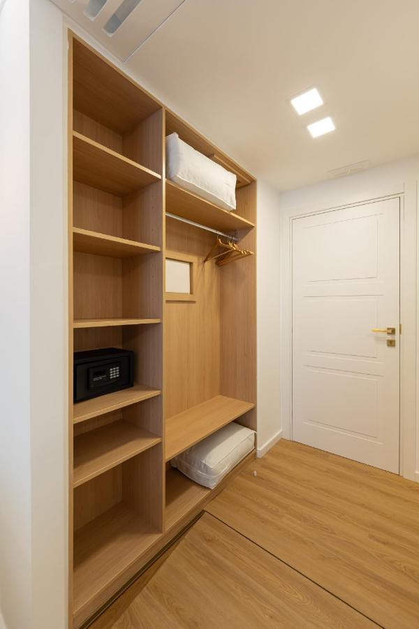 Toledo Relais Suites - By Pera Rooms Collection Naples Luaran gambar