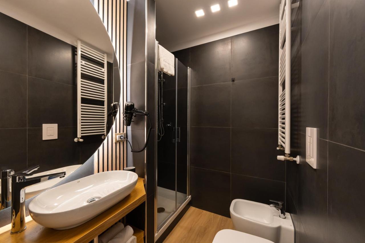 Toledo Relais Suites - By Pera Rooms Collection Naples Luaran gambar